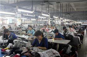 從加工賺辛苦錢(qián)到模式賺生態(tài)錢(qián) 羽絨服廠的出路探索